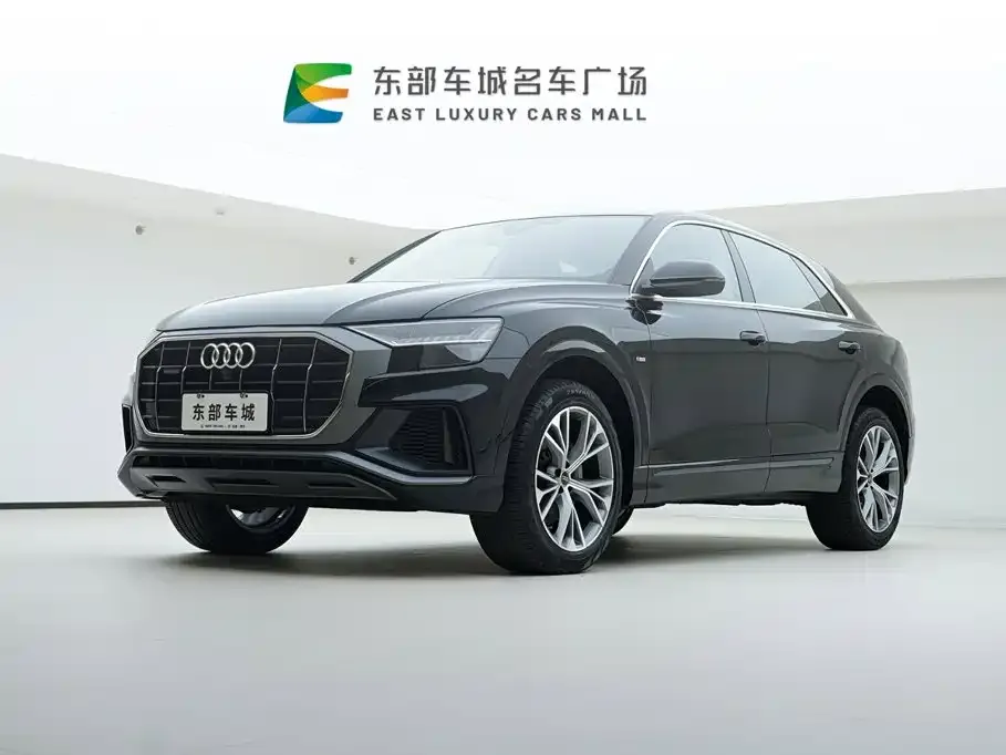 Audi Q8 — фото 1