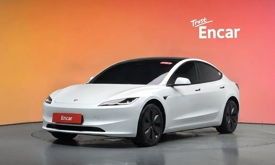 Tesla Model 3 — фото 1