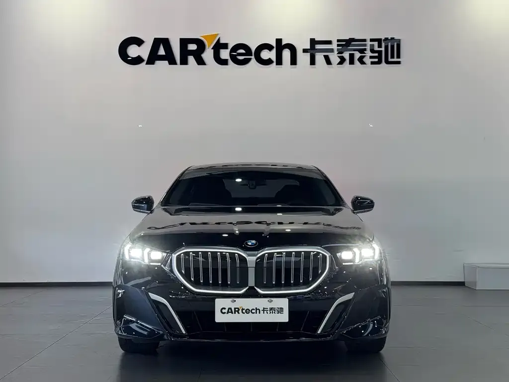 BMW 5 Series — фото 2