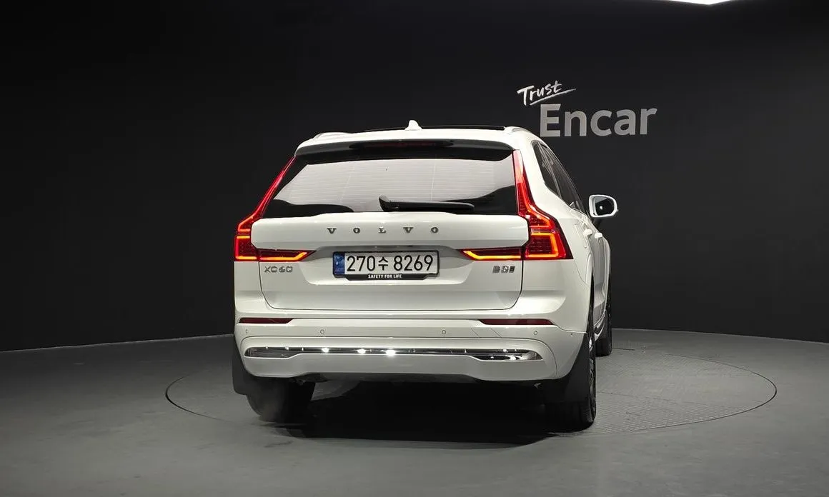 Volvo XC60 — фото 2