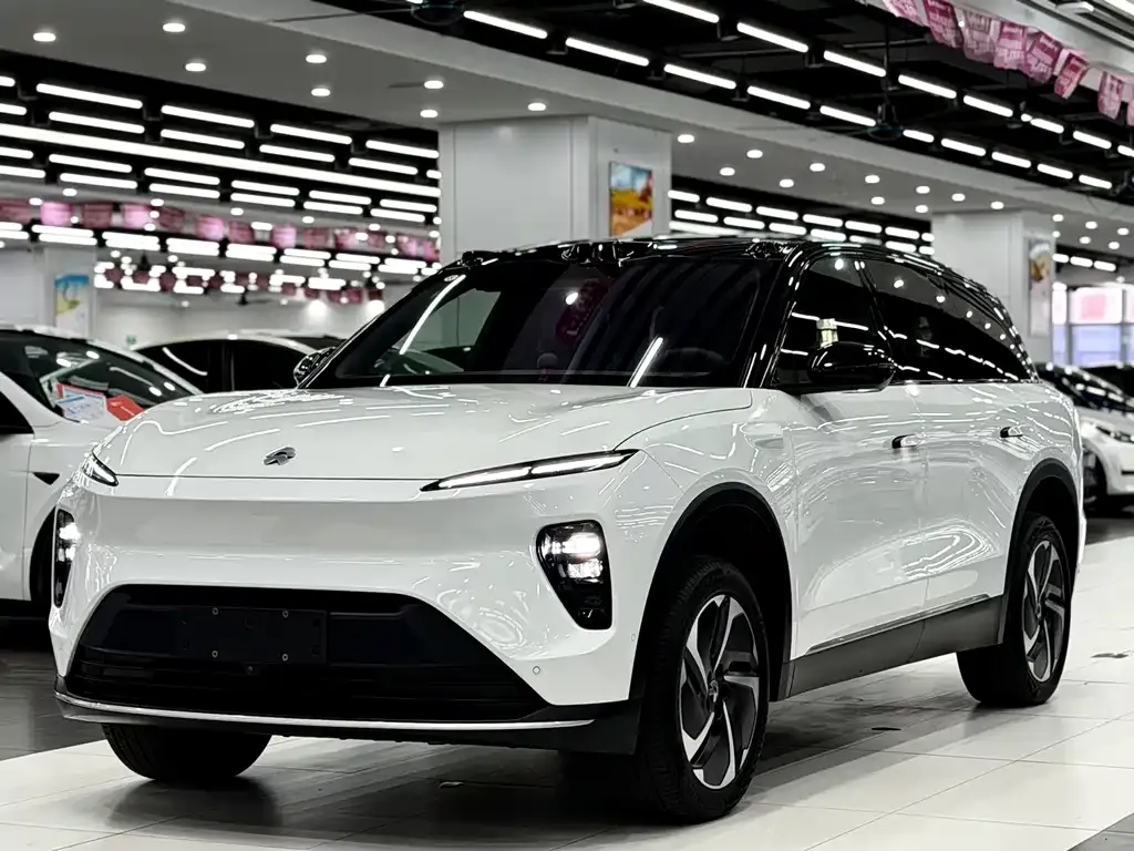 NIO ES8 — фото 1