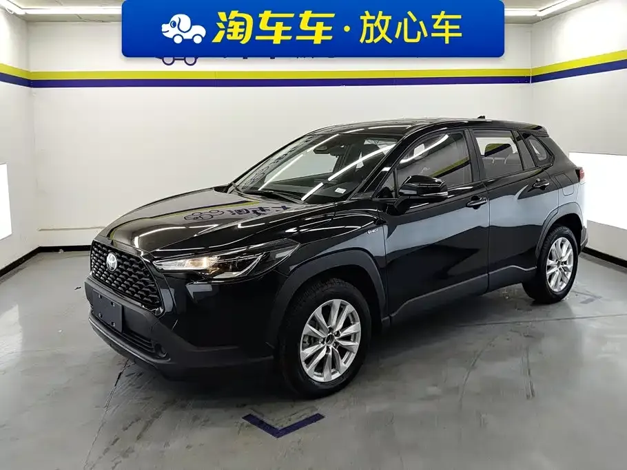 Toyota Corolla Cross — фото 1