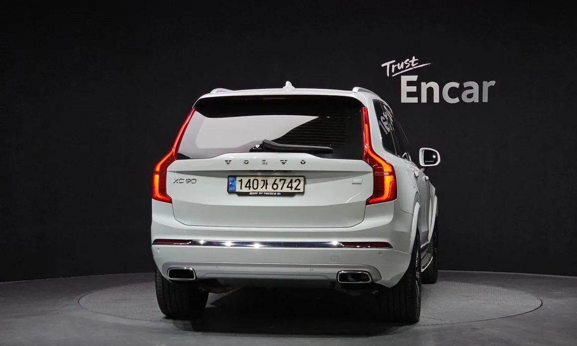 Volvo XC90 — фото 2