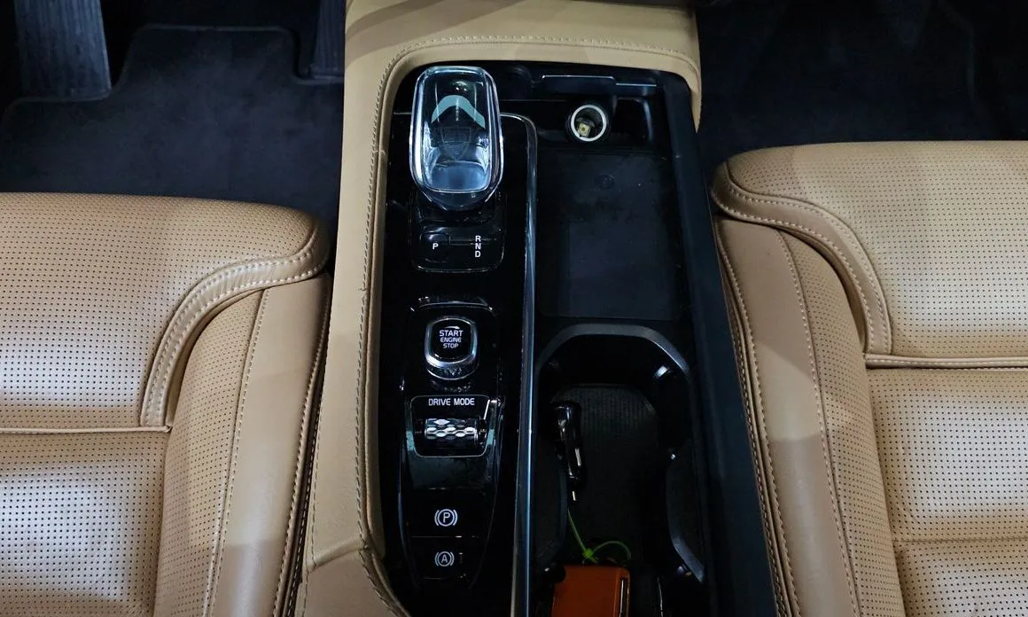Volvo XC90 — фото 10