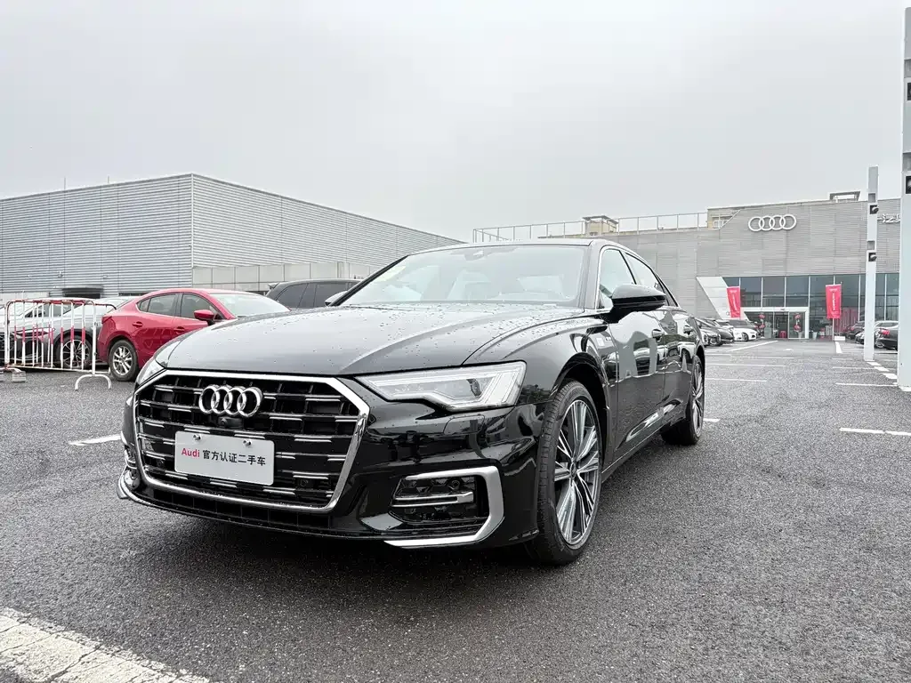 Audi A6L — фото 1