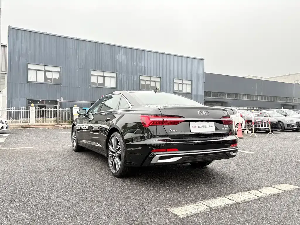 Audi A6L — фото 6