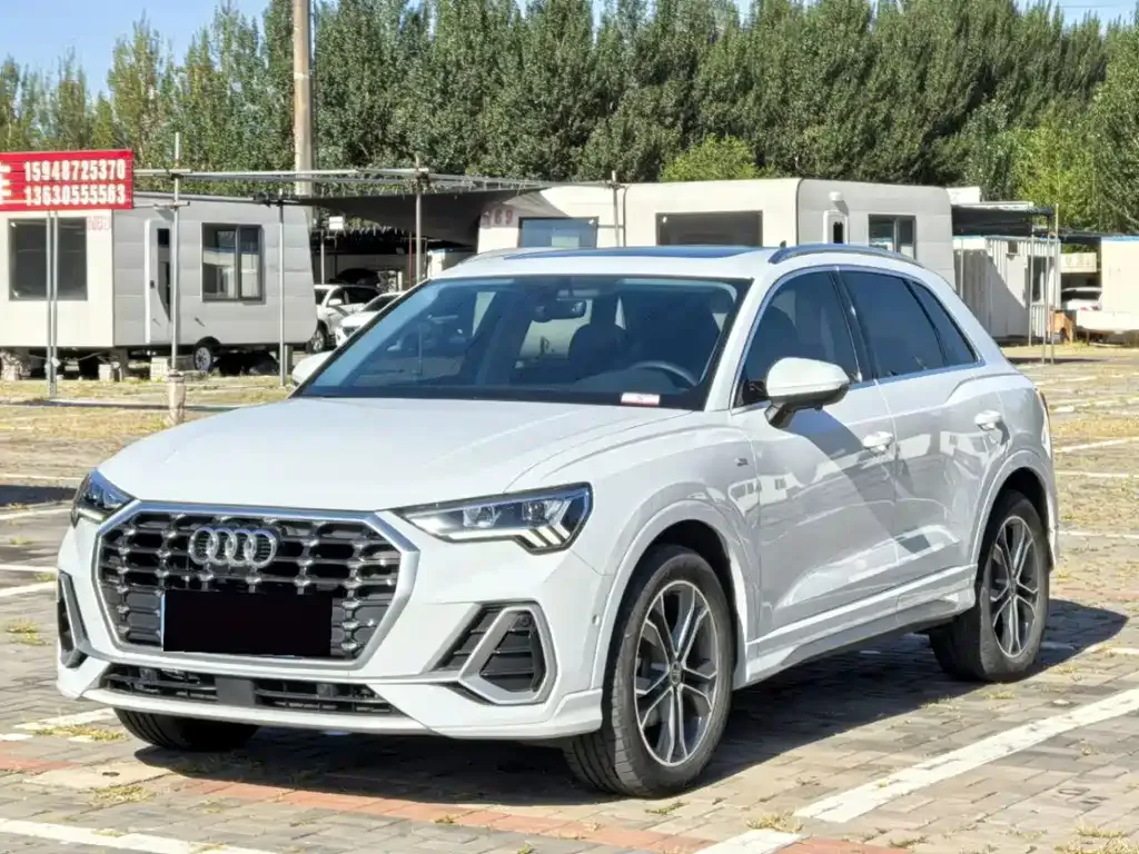 Audi Q3 — фото 1