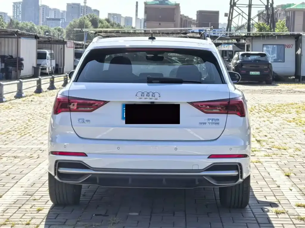 Audi Q3 — фото 10