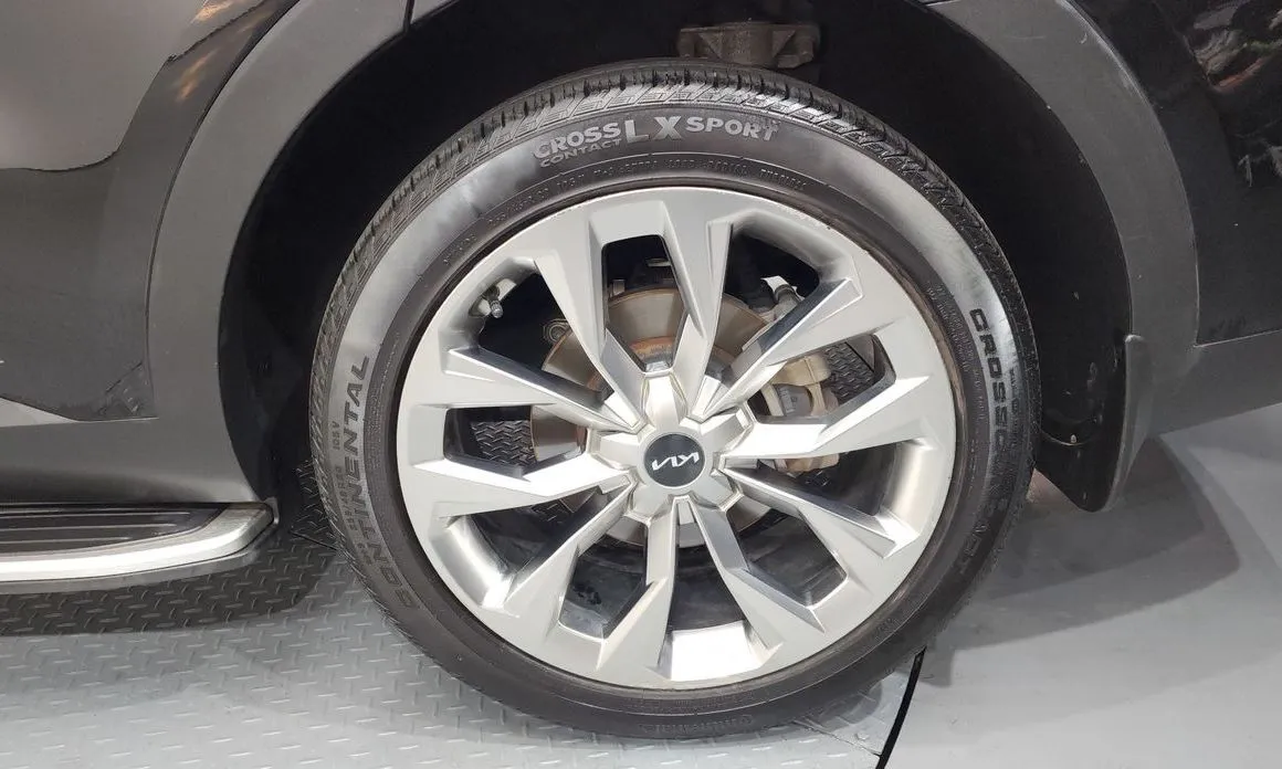 Kia Sorento — фото 6