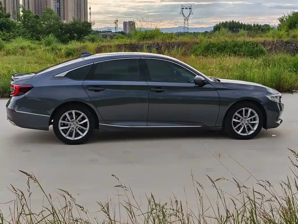 Honda Accord — фото 6