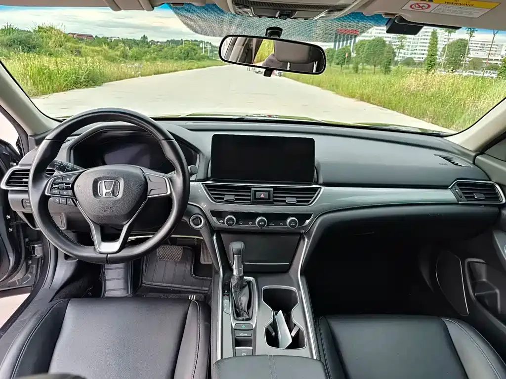 Honda Accord — фото 10