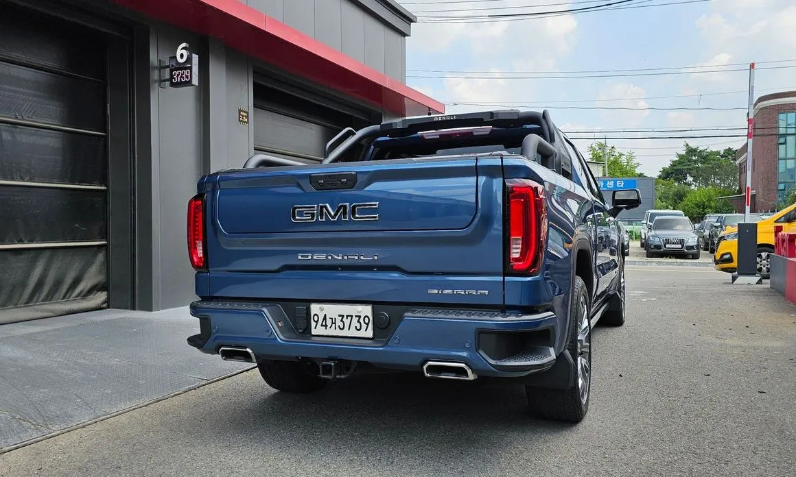 GMC Sierra — фото 5