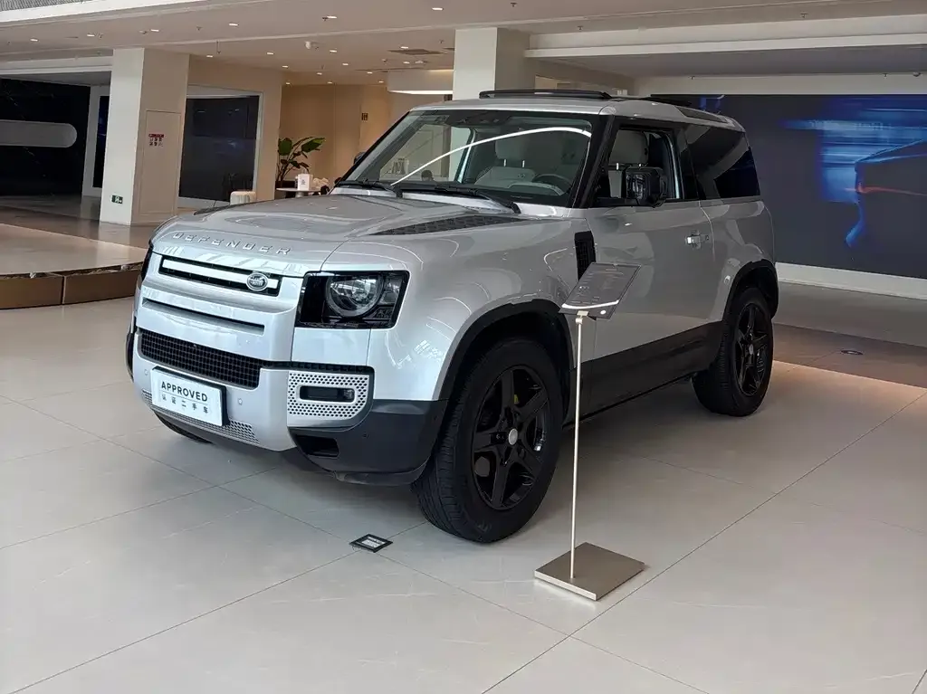 Land Rover Defender — фото 1