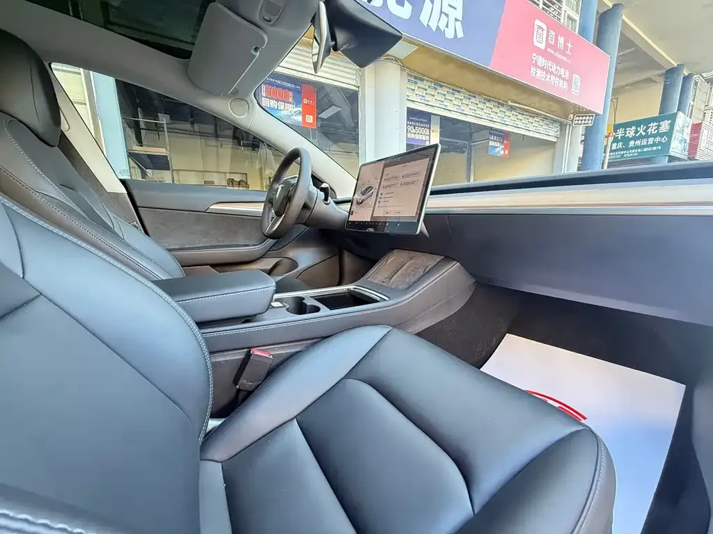 Tesla Model 3 — фото 8