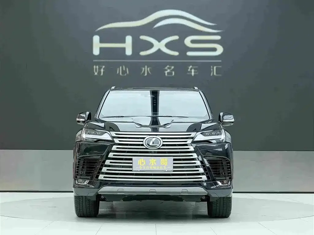 Lexus LX — фото 1