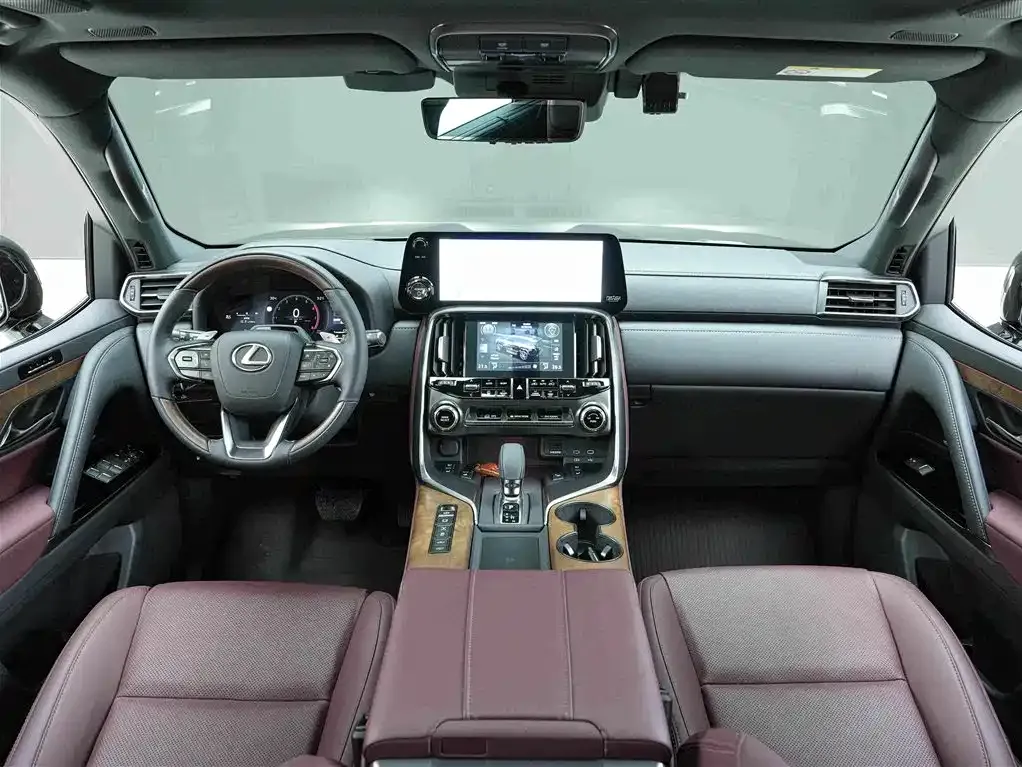 Lexus LX — фото 10