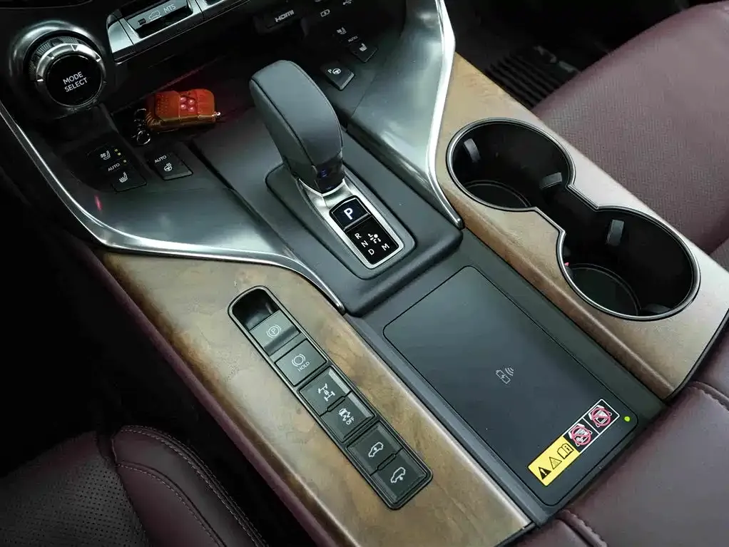 Lexus LX — фото 7