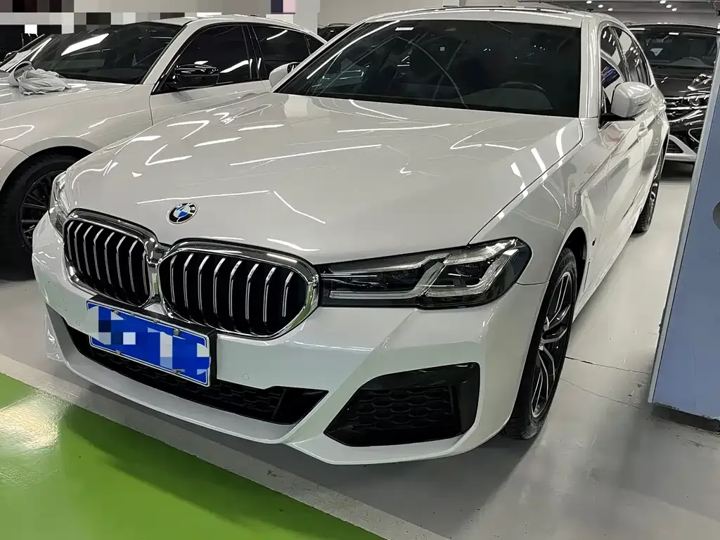 BMW 5 Series — фото 1