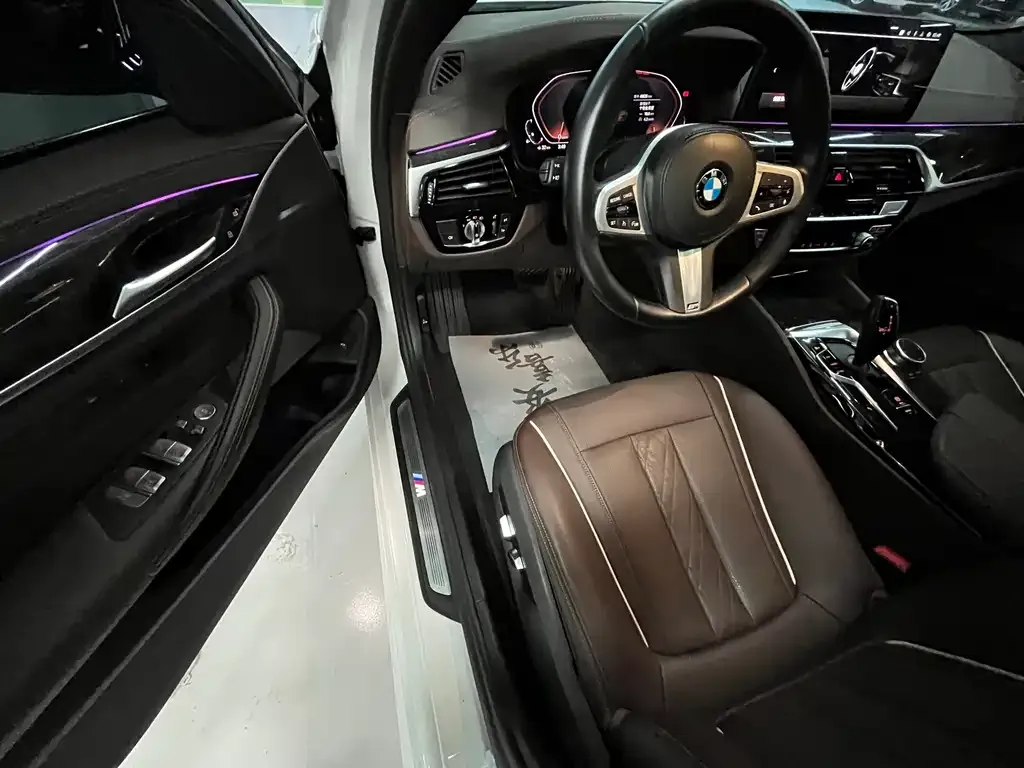 BMW 5 Series — фото 10