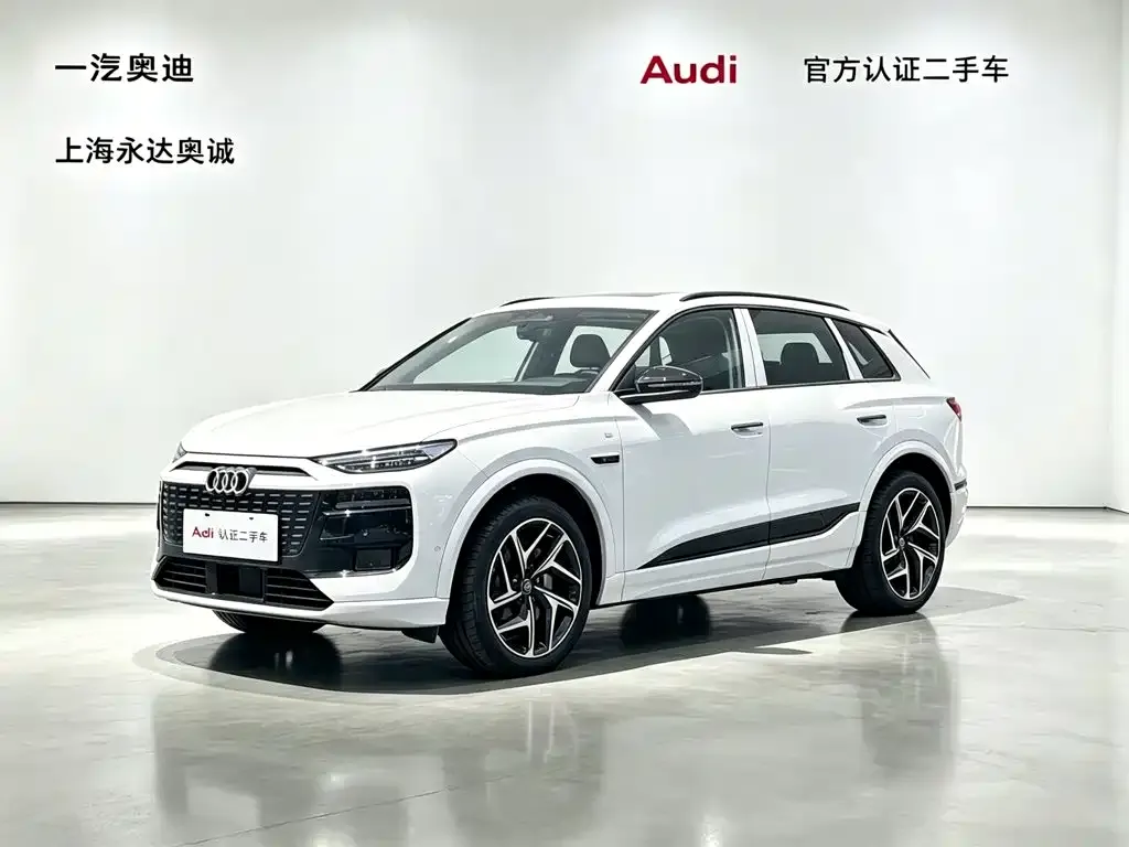Audi Q6L e-tron — фото 1