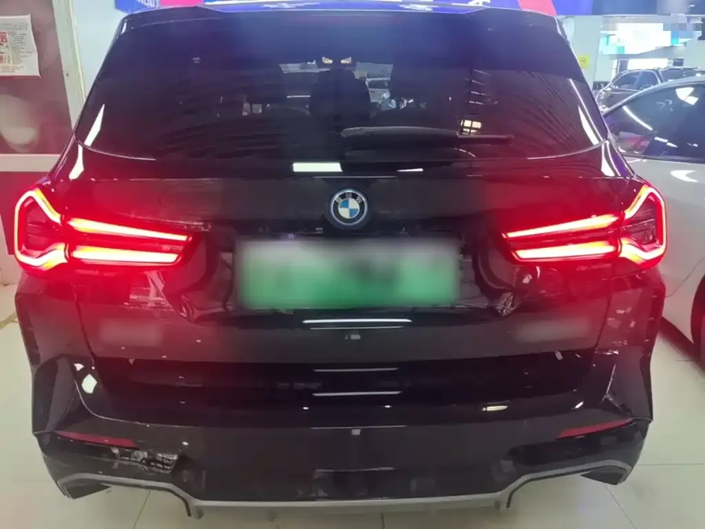 BMW iX3 — фото 2