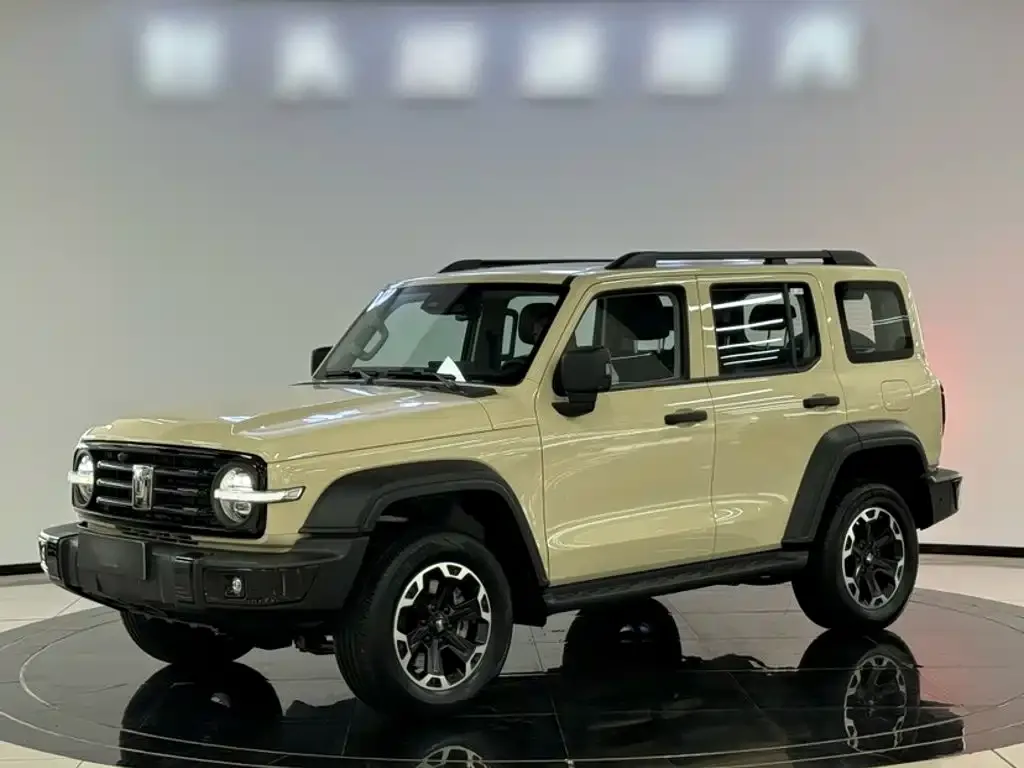 Tank 300 New Energy — фото 1