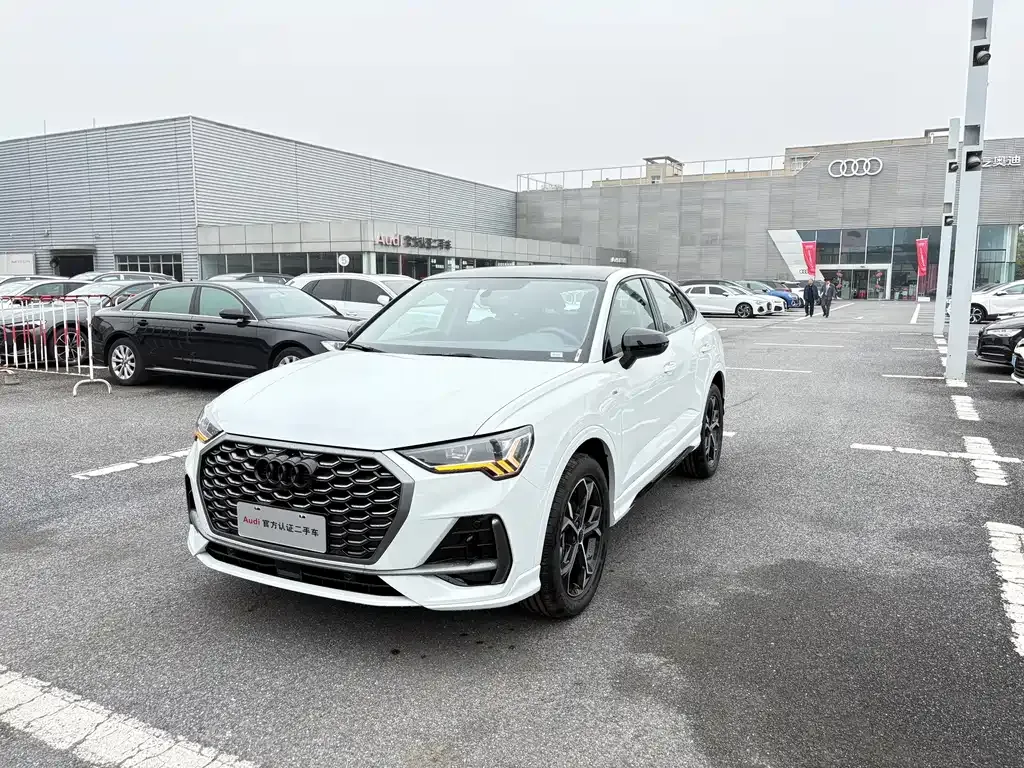 Audi Q3 Sportback — фото 1
