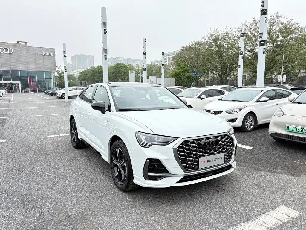Audi Q3 Sportback — фото 7