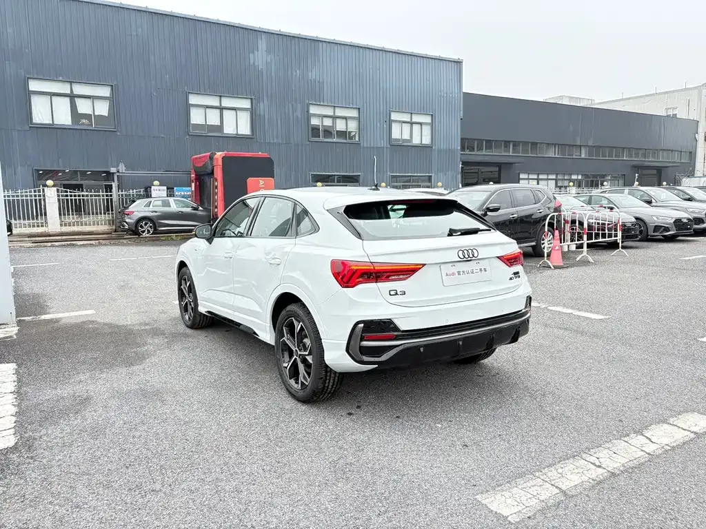 Audi Q3 Sportback — фото 8