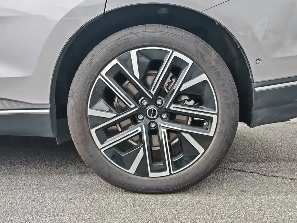 Volvo XC70 Plug-in Hybrid — фото 4