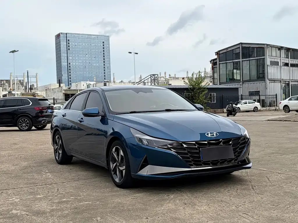 Hyundai Elantra — фото 4