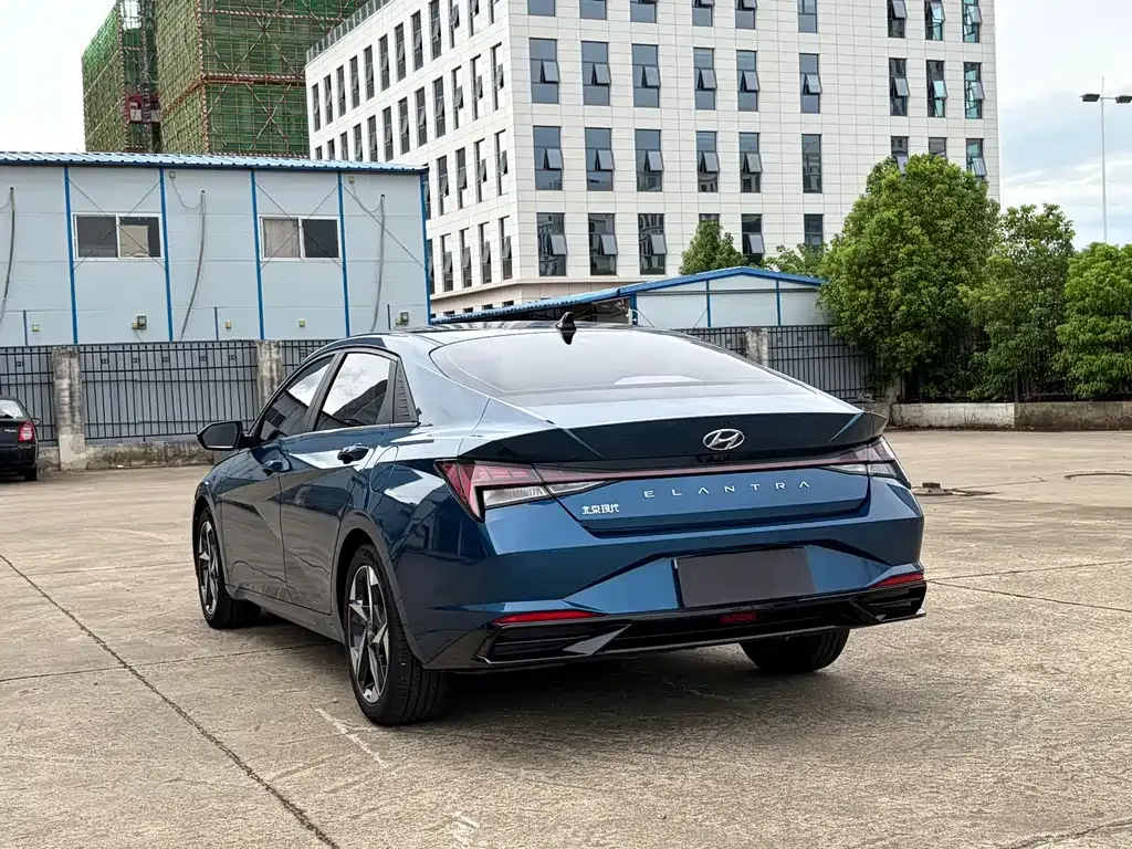Hyundai Elantra — фото 8
