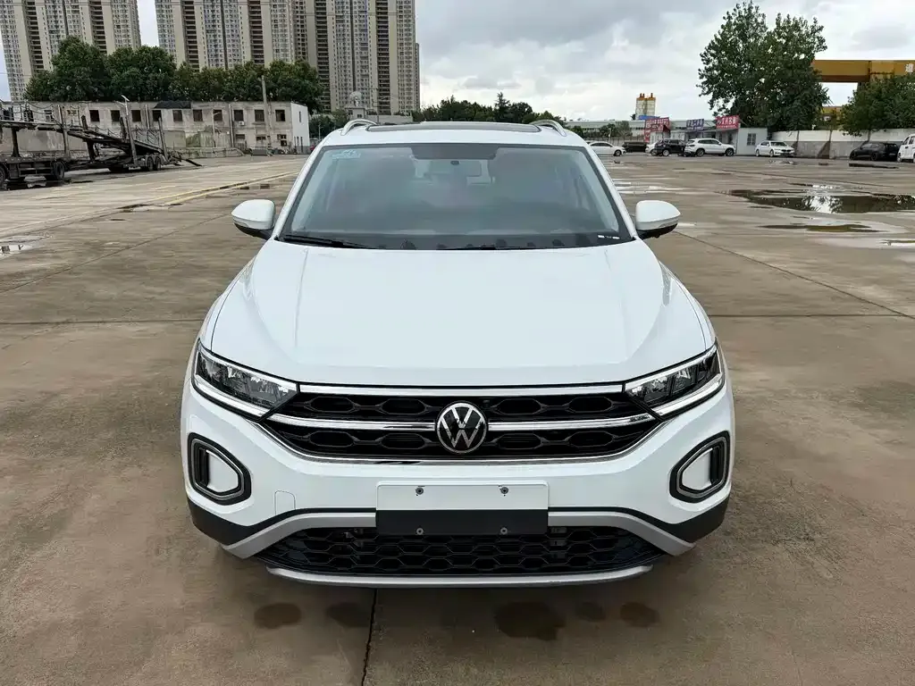 Volkswagen T-Roc — фото 9