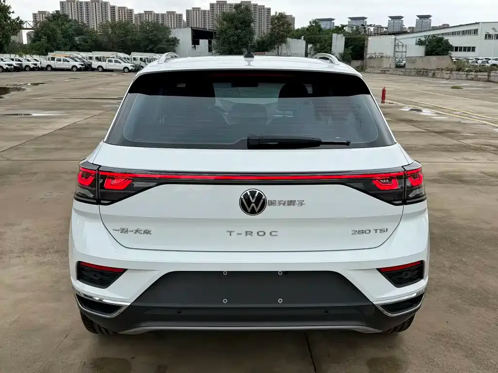Volkswagen T-Roc — фото 8