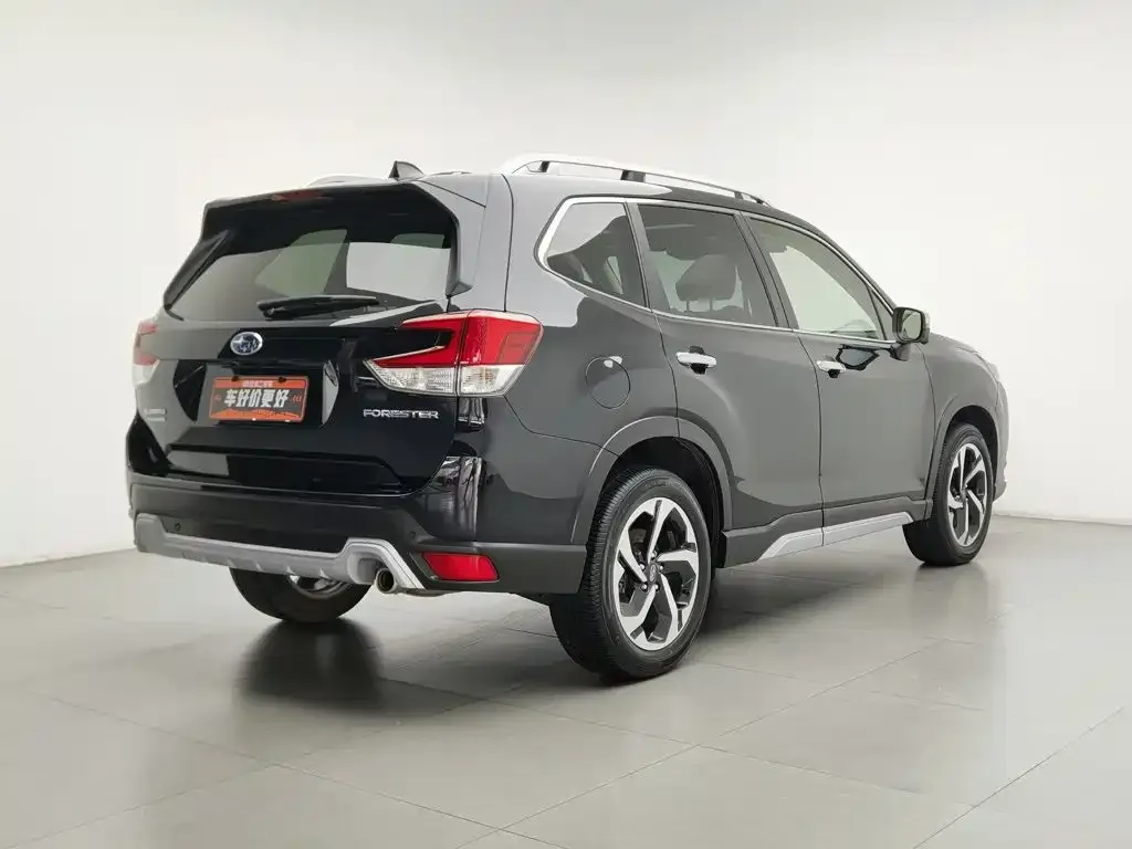 Subaru Forester — фото 4