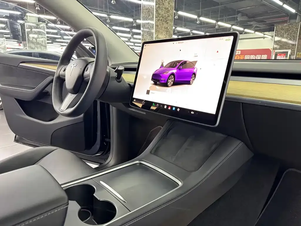 Tesla Model Y — фото 4