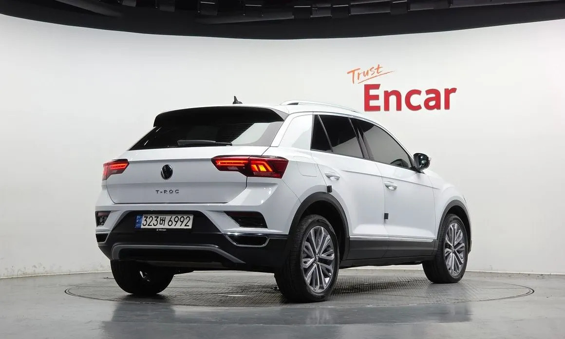 Volkswagen T-Roc — фото 6