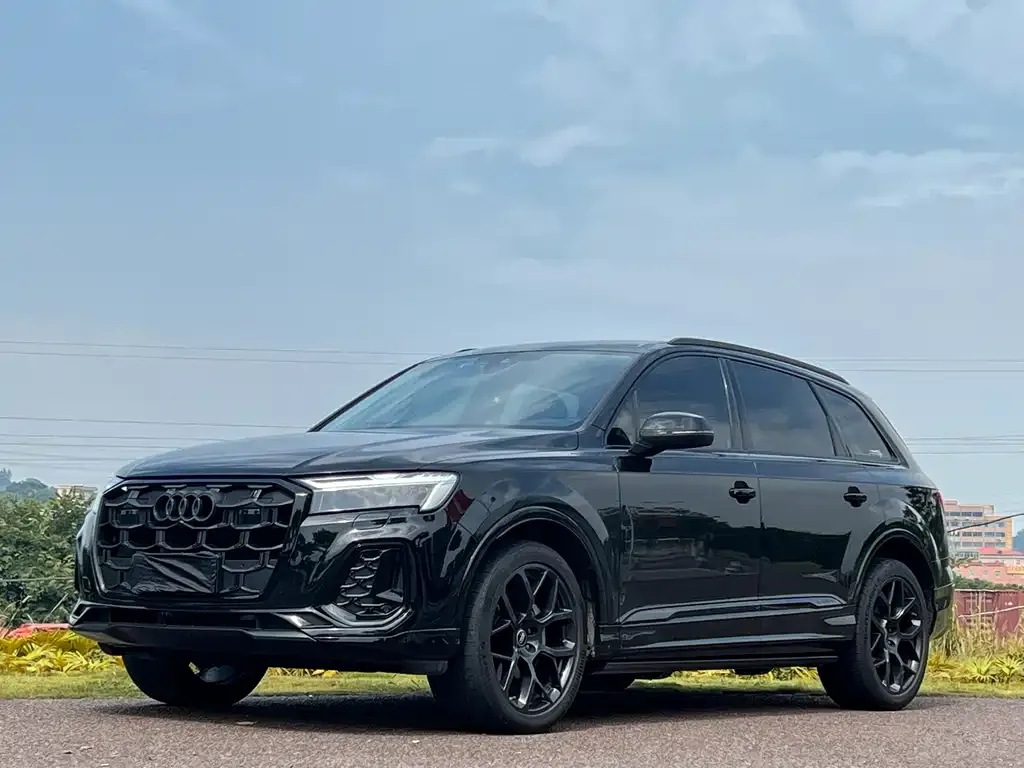 Audi Q7 — фото 1
