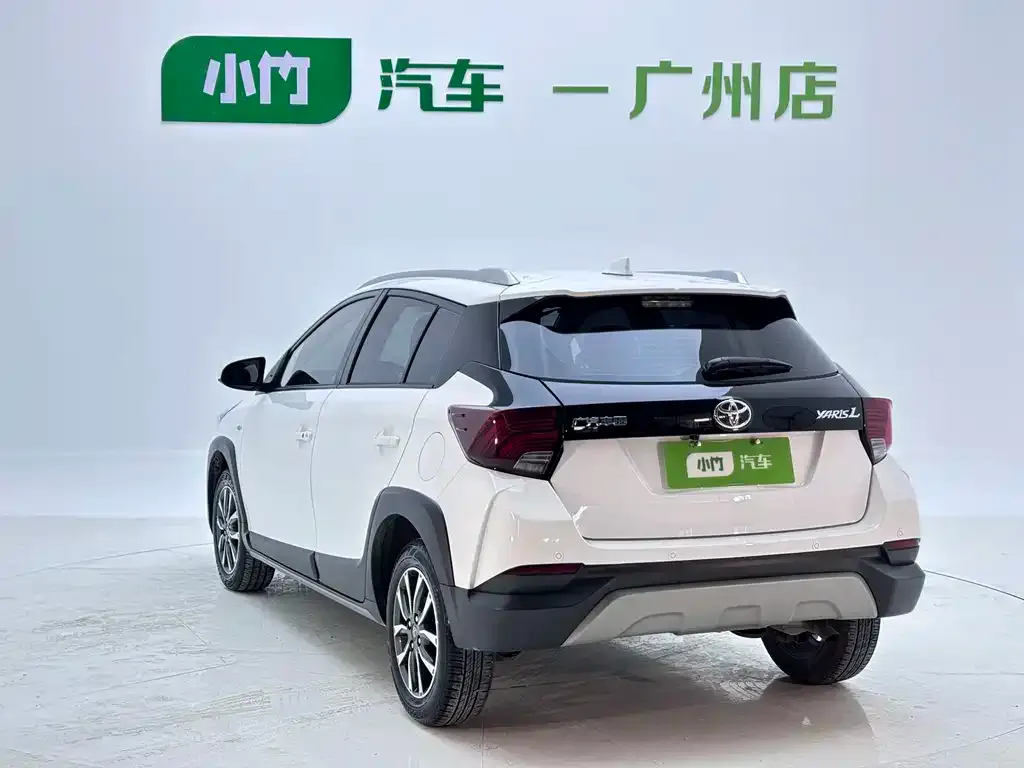 Toyota Yaris L — фото 2