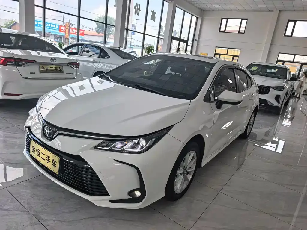 Toyota Corolla — фото 1