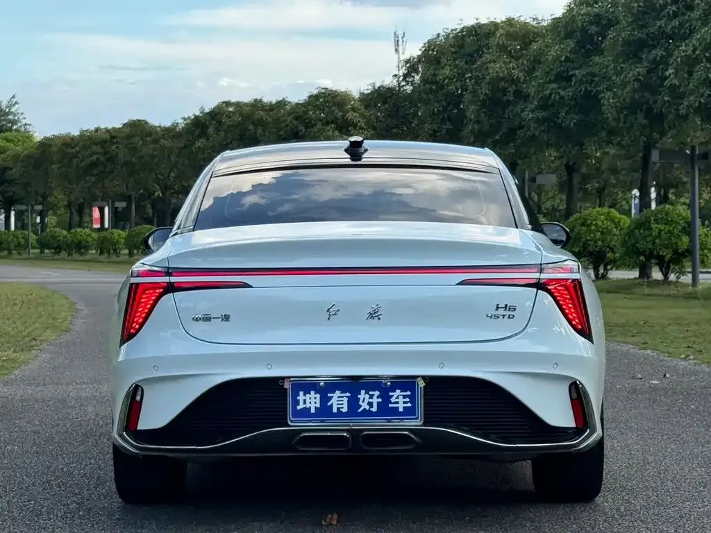 Hongqi H6 — фото 5