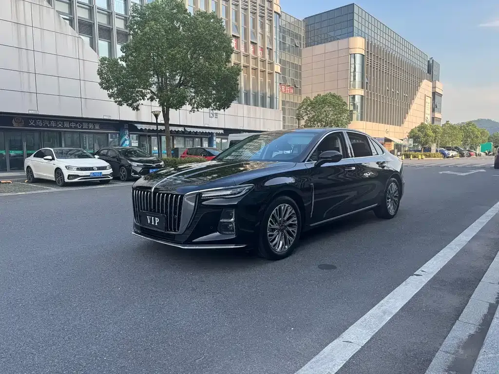 Hongqi H5 — фото 1