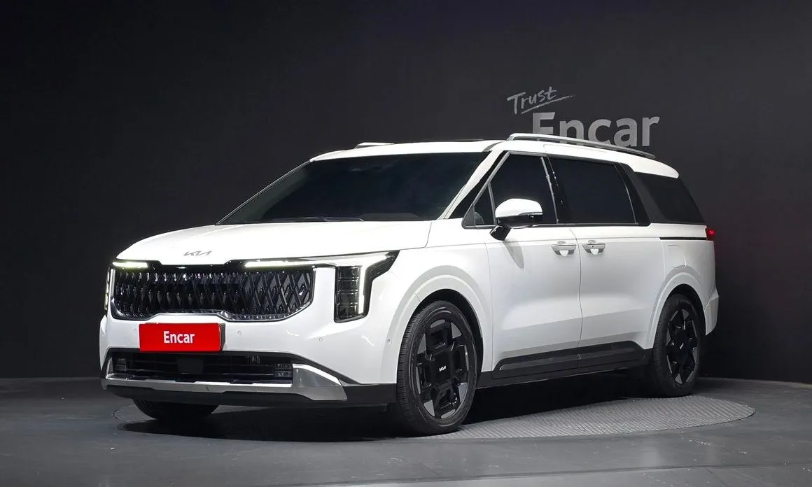Kia Carnival — фото 1