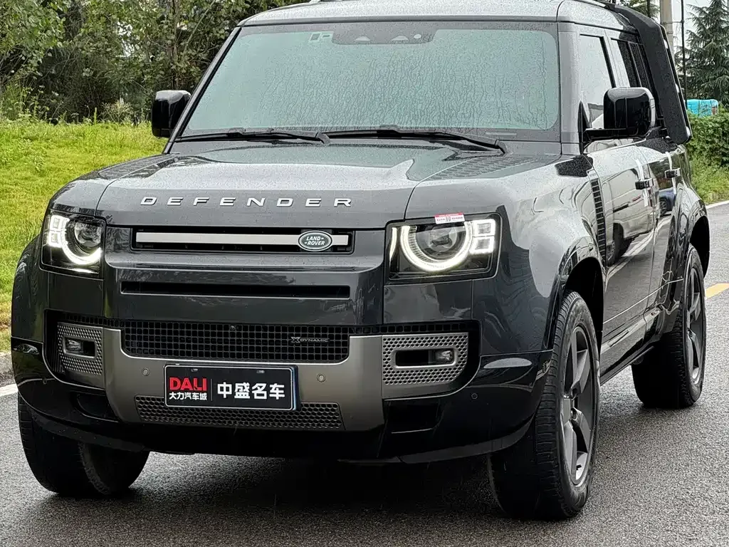Land Rover Defender — фото 1
