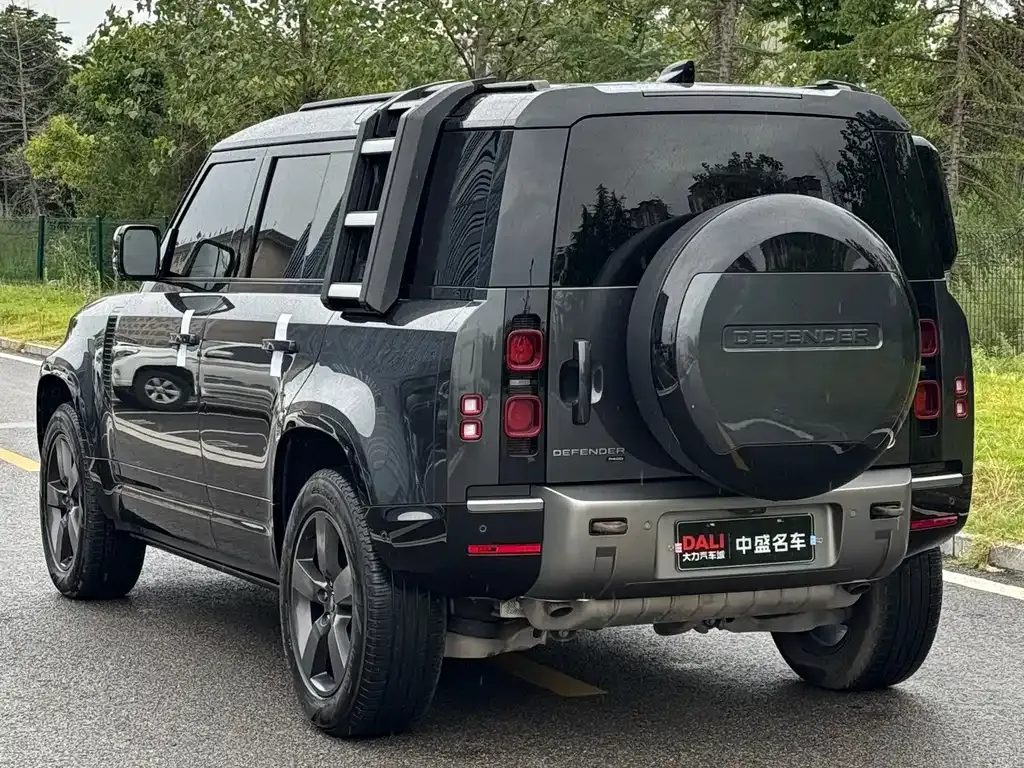 Land Rover Defender — фото 10