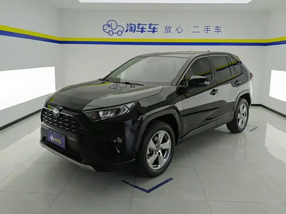 Toyota RAV4 — фото 1