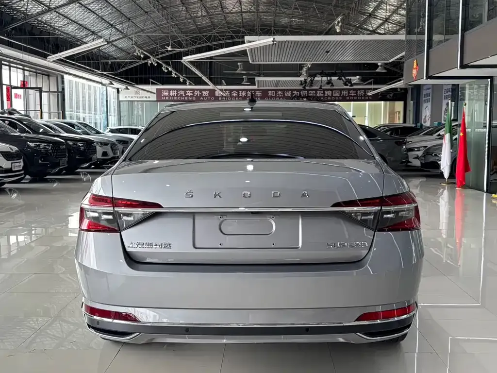Skoda Superb — фото 6