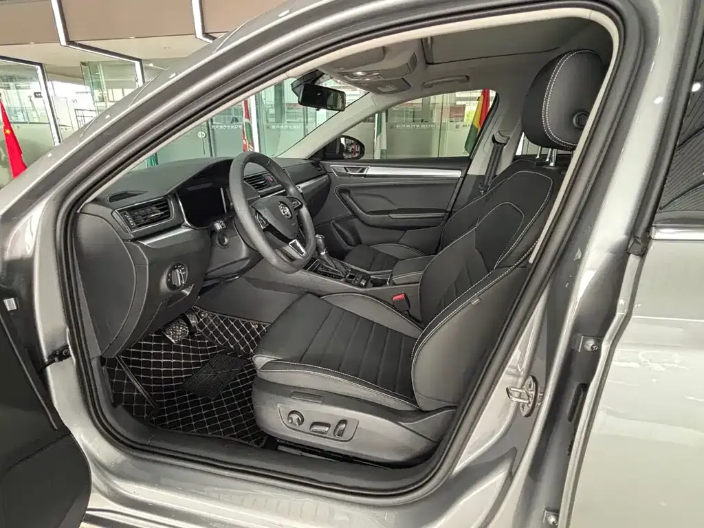 Skoda Superb — фото 4