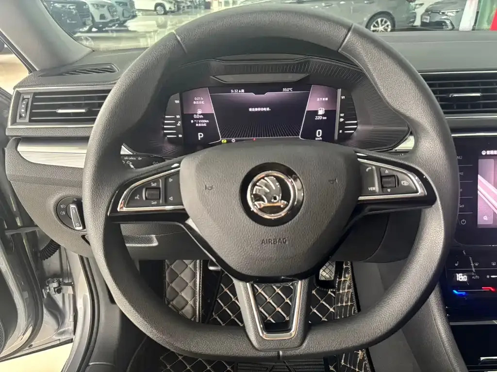 Skoda Superb — фото 7