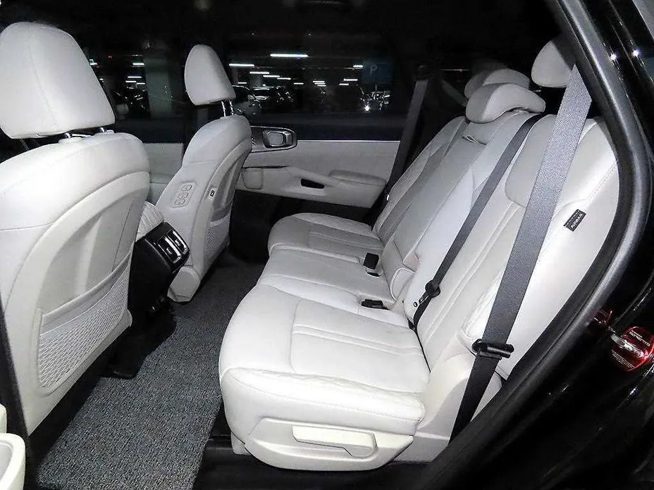 Kia Sorento — фото 7